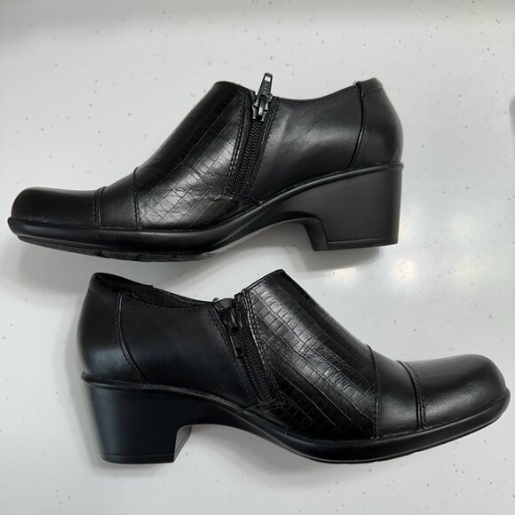 Clarks Women's Shoes 8 Black Croc Leather Buckle Ankle Boots Clog Heel Booties - Picture 7 of 9